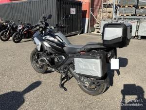 dvK1JMph8M.jpg